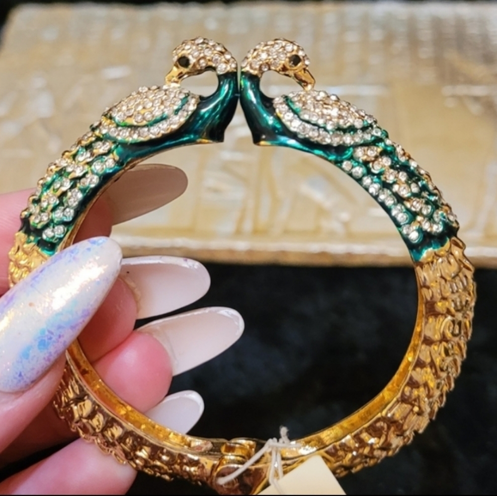 SOLD Amrita Singh Rare Red Austrian Crystal Emerald Peacock Gold Hinge Bracelet - Picture 3 of 16